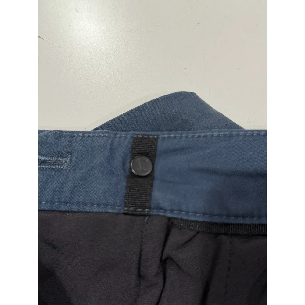 Lululemon Commission Short 9 Navy Blue Warpstreme Golf Chino Mens 34 LM7AASE